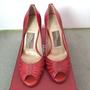 Salvatore Ferragamo - Rosso Reptile Heels - Size 6