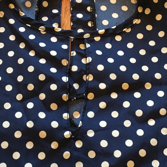 🛍NWOT Navy and White Polka dot top.🛍 - Picture 2 of 4