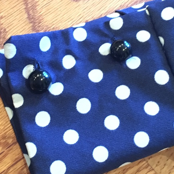🛍NWOT Navy and White Polka dot top.🛍 - Picture 4 of 4