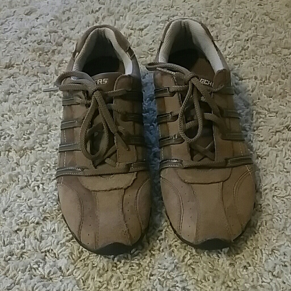 Skechers size 8 brown shoe