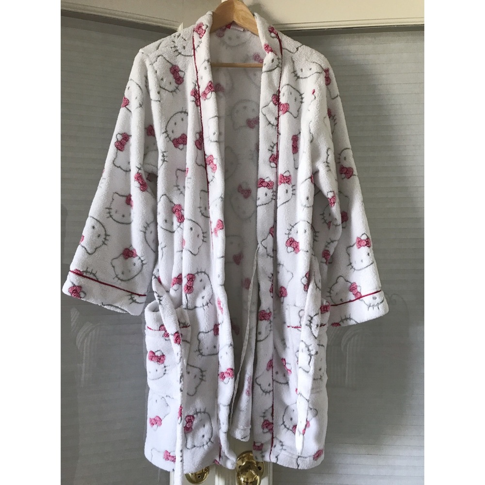 Hello Kitty bathrobe, size S/M