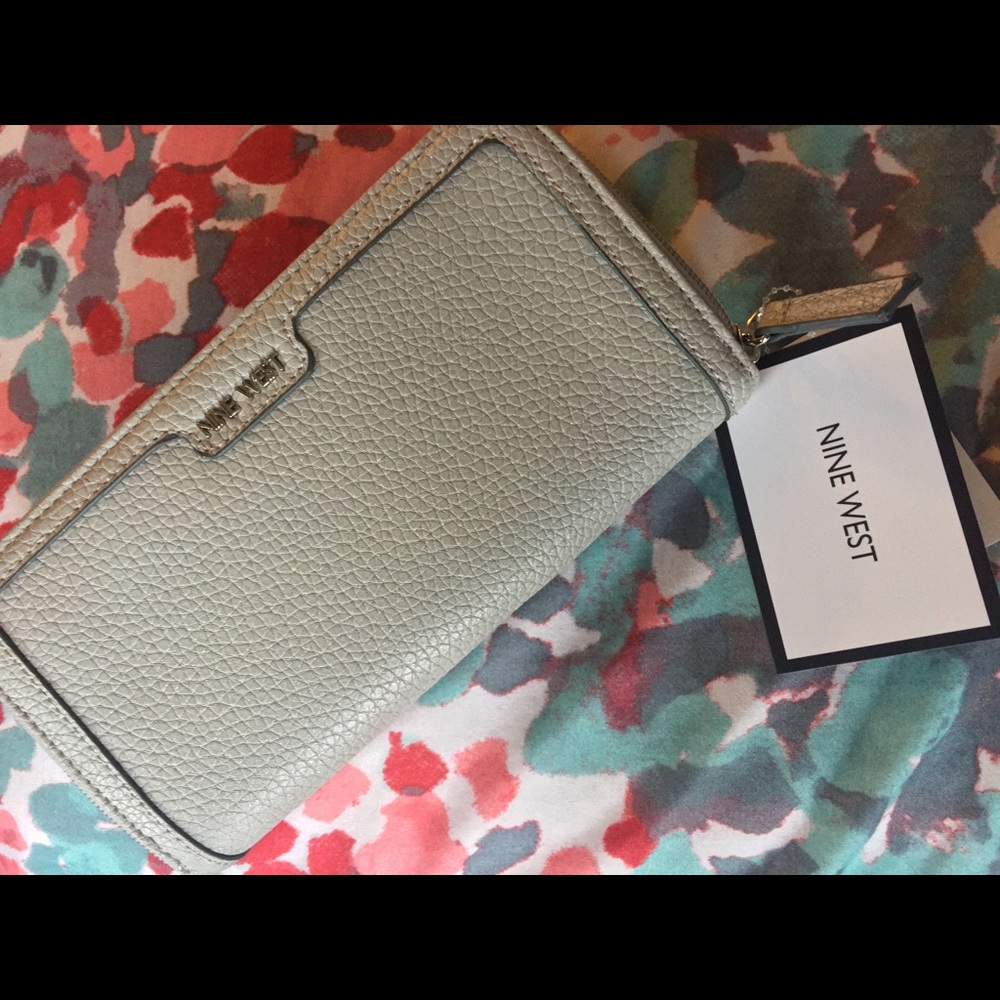 Nine west wallet
