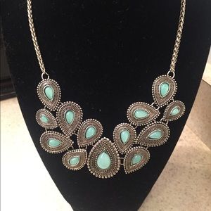 🔴Beautiful statement necklace🔴