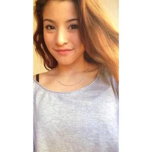 Meet your Posher, Kayla