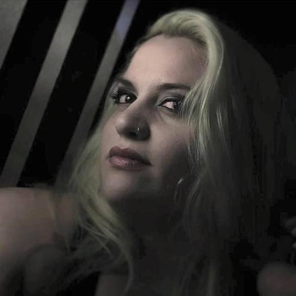 Meet your Posher, Shelly - Picture 1 of 1