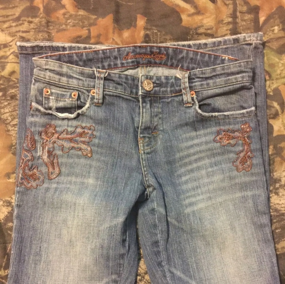 American Eagle distressed jeans