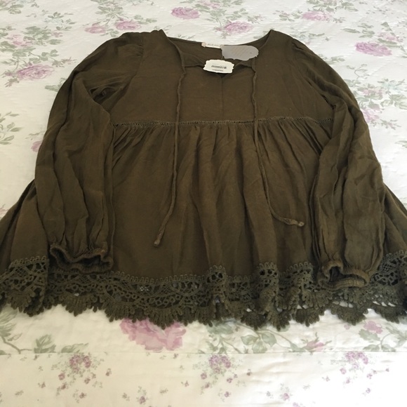 Military olive boho blouse. New with tags - Picture 1 of 3
