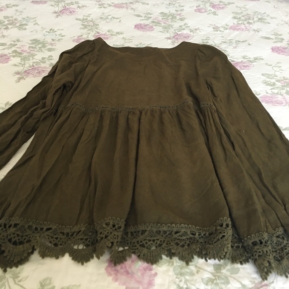 Military olive boho blouse. New with tags - Picture 3 of 3