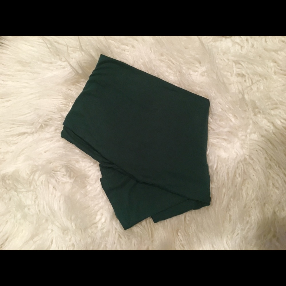 Lularoe OS solid hunter green leggings, NWOT.