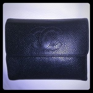 Authentic CHANEL CAVIAR Leather Vintage Wallet Authentic CHANEL CAVIAR Leather Vintage Wallet