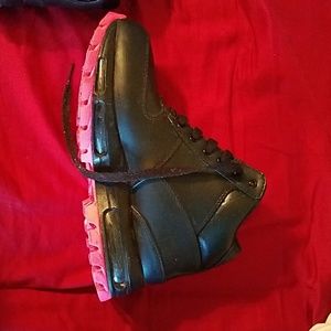 Girls size 4.5 Nike snow boots