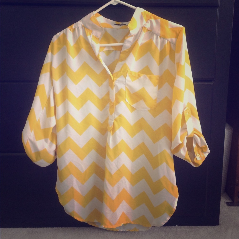 Chevron quarter sleeve half button up shirt