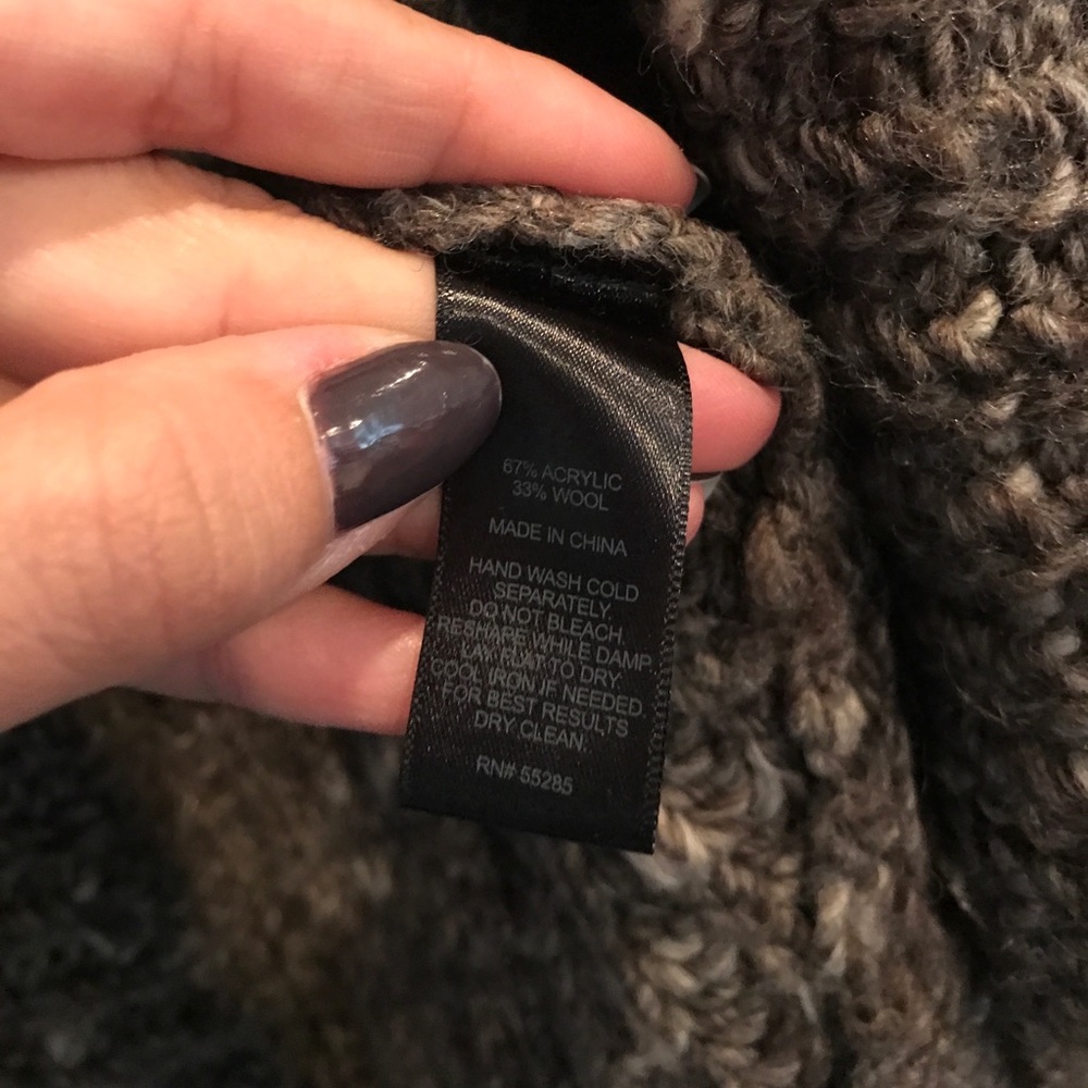 Sweater - Picture 5 of 6