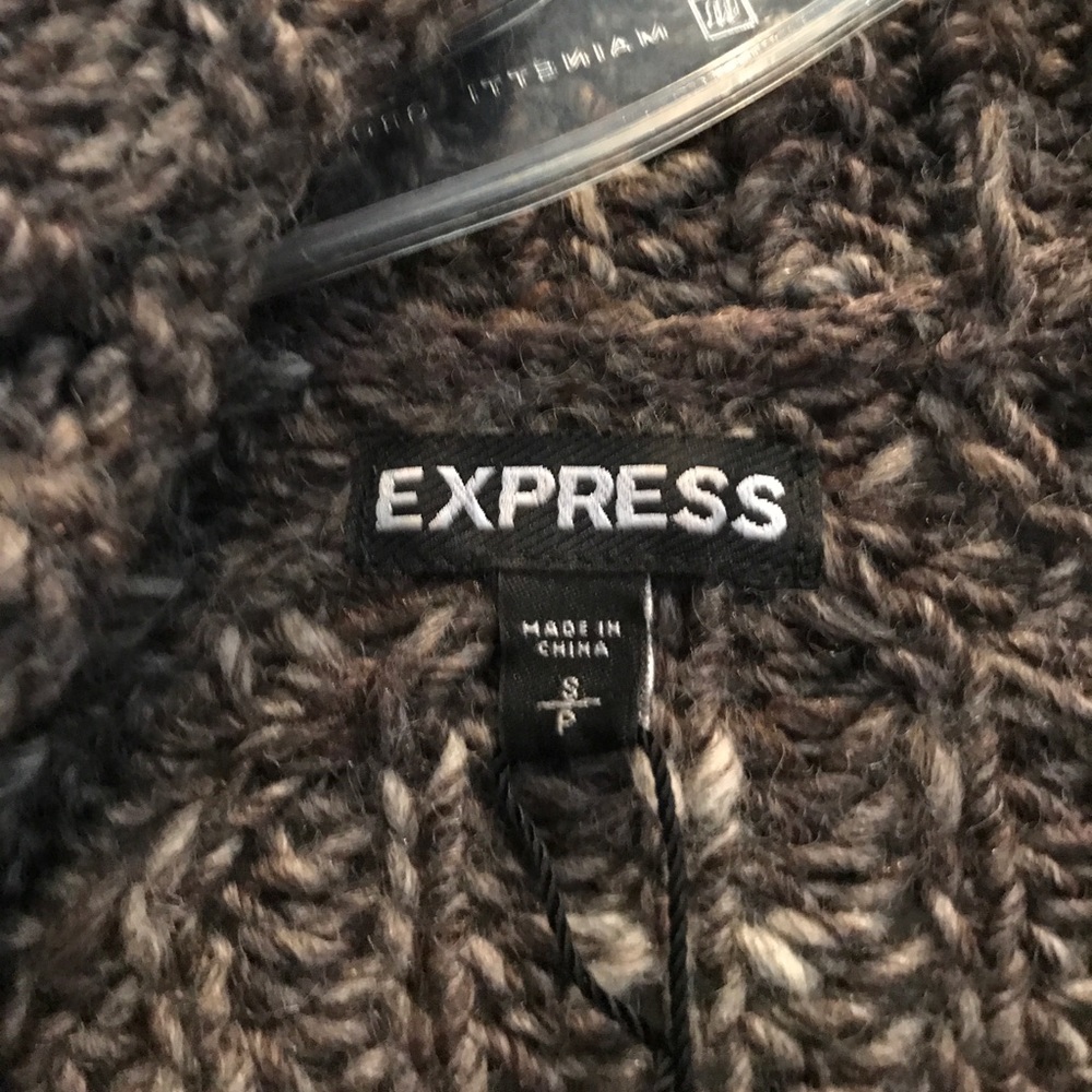 Sweater - Picture 6 of 6
