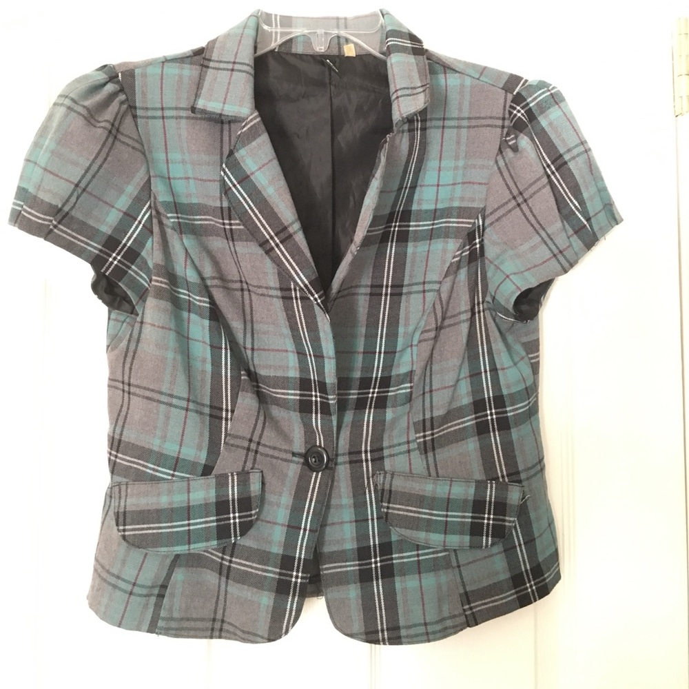 Heart & Soul cropped plaid blazer
