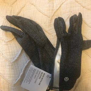 New lululemon gloves