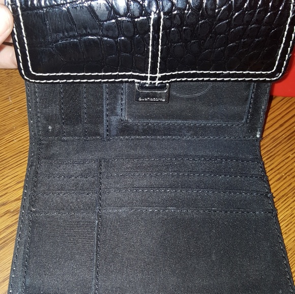 Liz Claiborne wallet - Picture 3 of 4