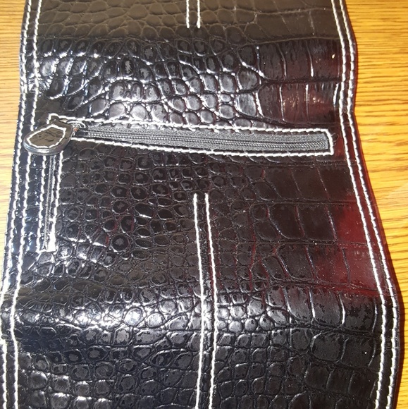 Liz Claiborne wallet - Picture 4 of 4