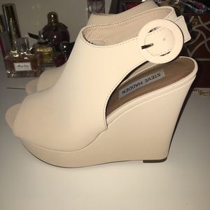 NWOT Steve Madden Wedges 8.5