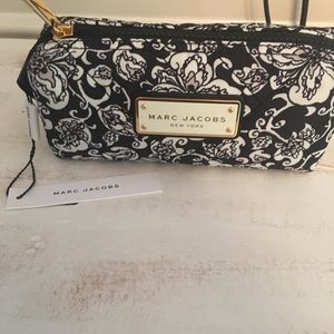 Marc Jacobs cosmetic case Marc Jacobs cosmetic case
