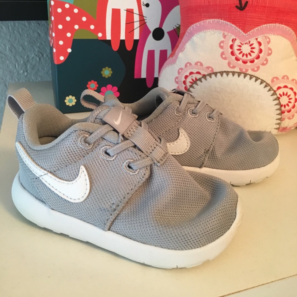 Nike Roshe One - Wolf Gray/White - 6C