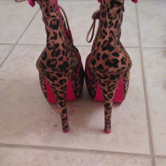 Shoes - Picture 3 of 3