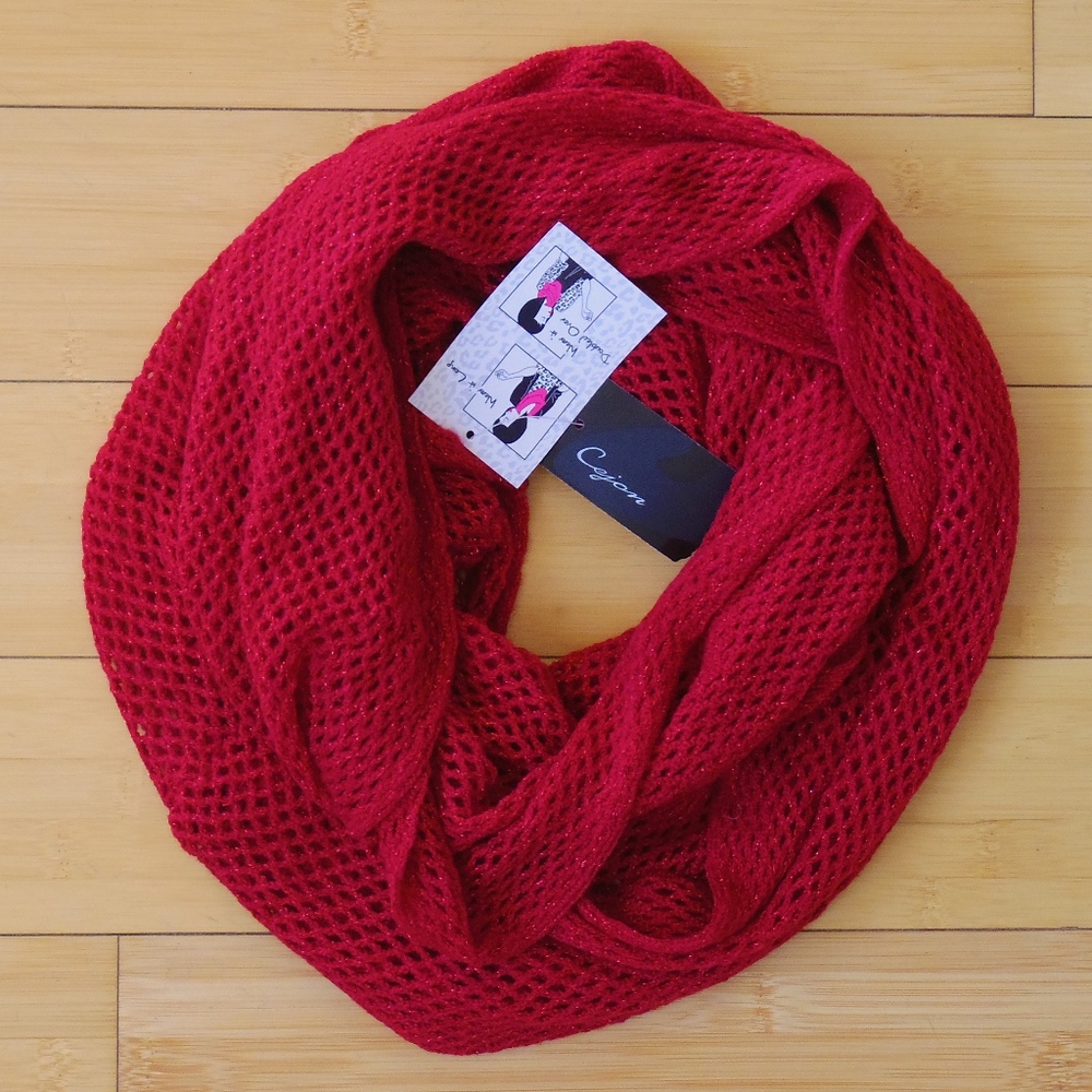✨SALE!✨NWT Red Metallic Mesh Infinity Scarf