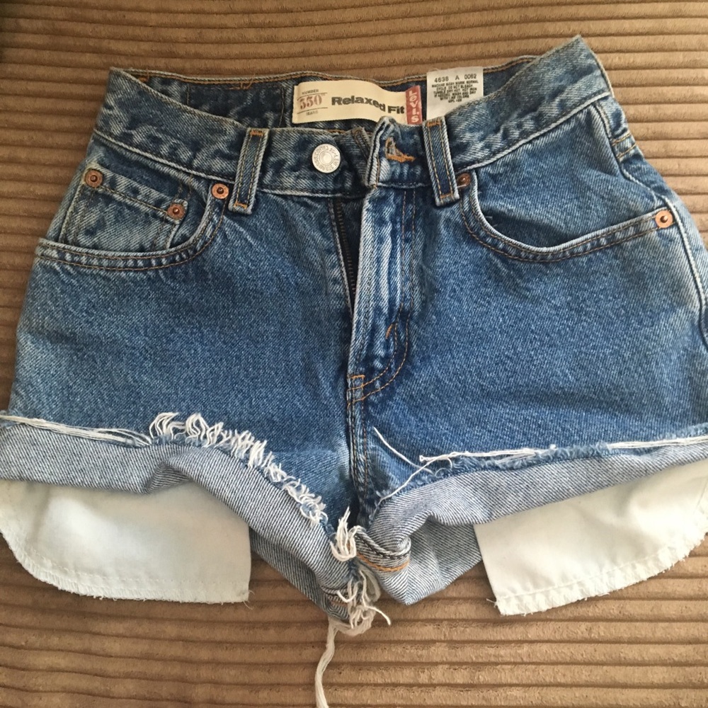 LEVIS 550 SUPER CUTE DENIM HIGH RISE SHORTS