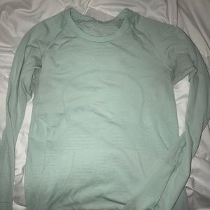 Lululemon work out long sleeve