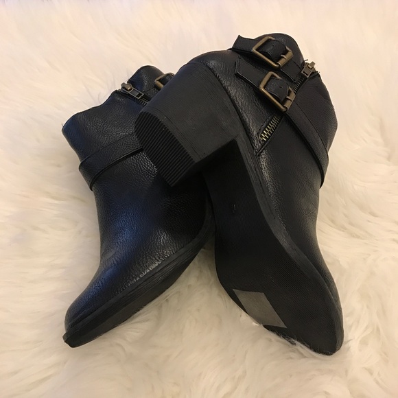 •LAST 1• Black Double Buckle Zip Detail Moto Boots - Picture 6 of 8