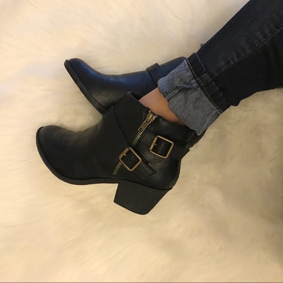 •LAST 1• Black Double Buckle Zip Detail Moto Boots - Picture 3 of 8