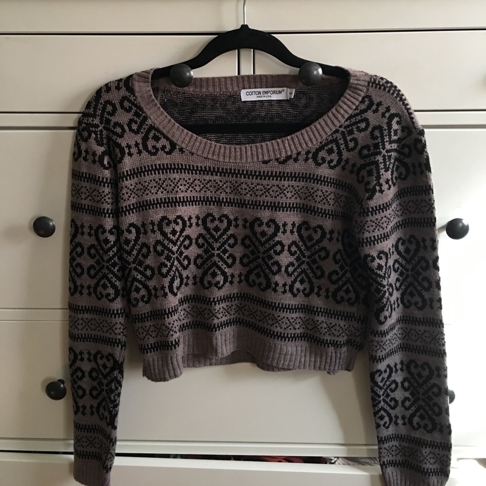 Small crop sweater.
