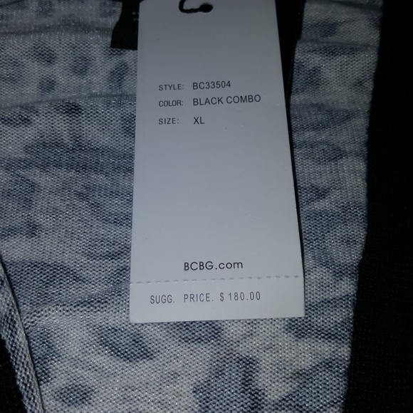 NET BCBG $180 XL Snow Leopard wrap - Picture 4 of 4