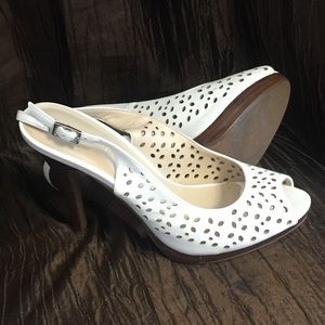 White Heels Kelly & Katie White Heels Kelly & Katie