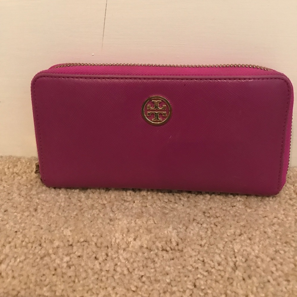Tory Burch Robinson Wristlet Wallet