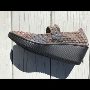 Bare Trap shoes. Size 7