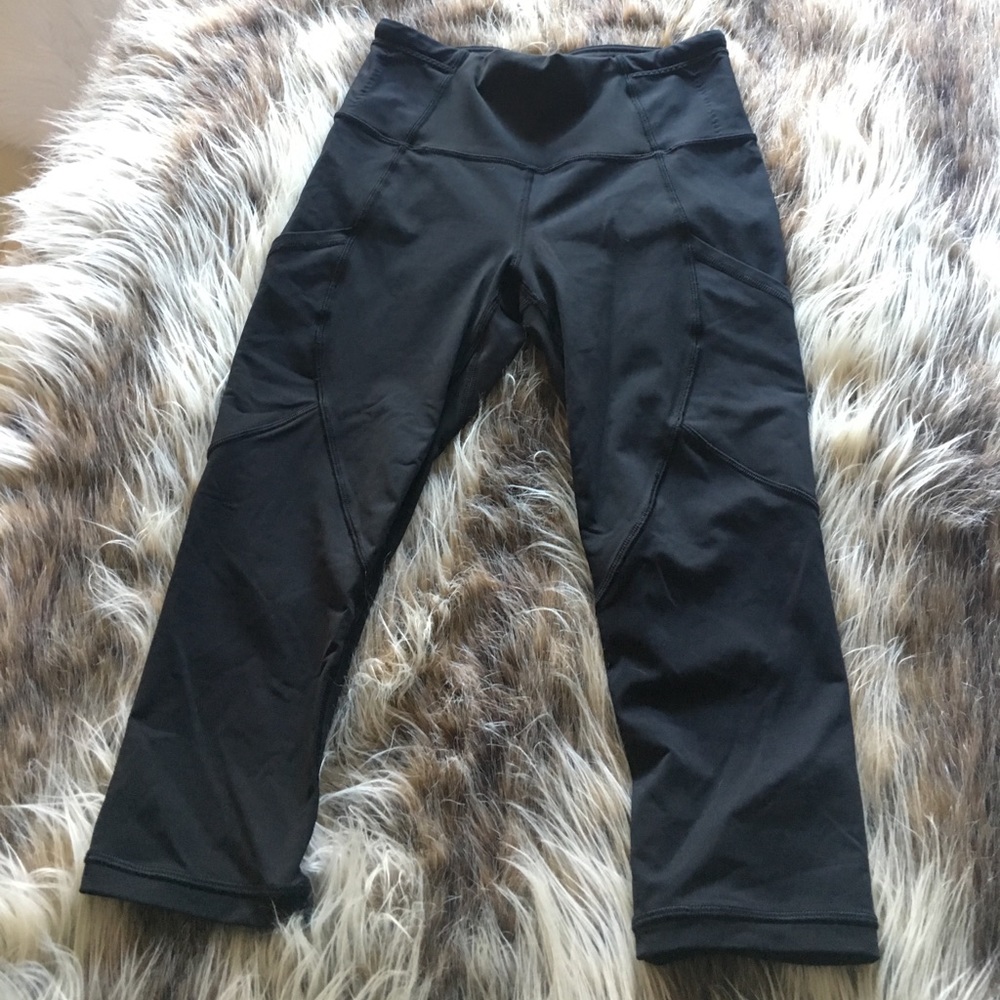 Lululemon outrun crops