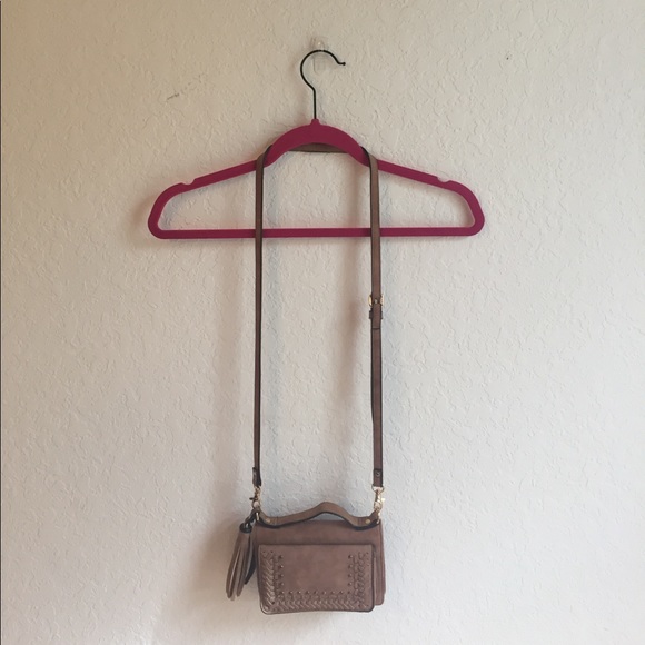 NWOT Fringe Tan Purse/wallet. - Picture 2 of 8