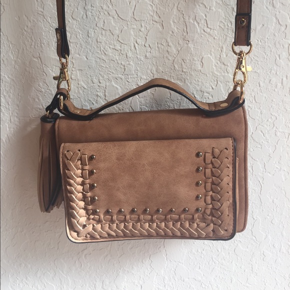 Handbags - NWOT Fringe Tan Purse/wallet.