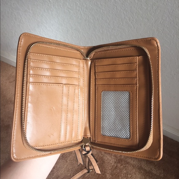 NWOT Fringe Tan Purse/wallet. - Picture 6 of 8