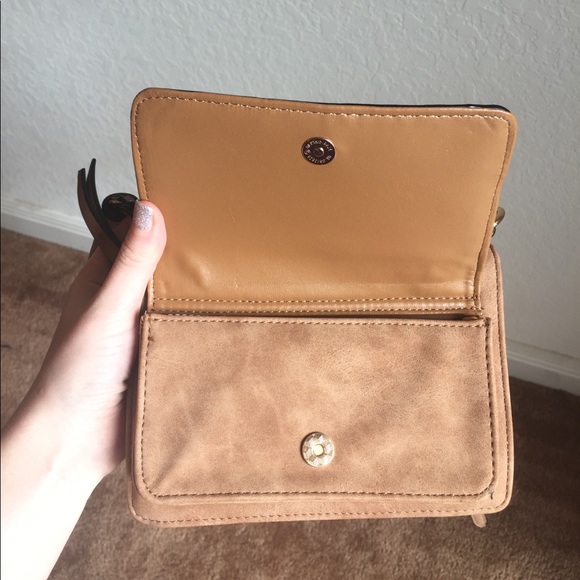 NWOT Fringe Tan Purse/wallet. - Picture 7 of 8