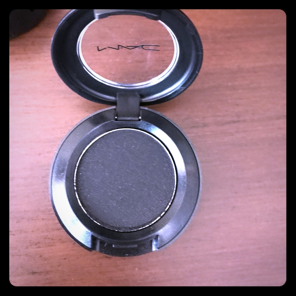 New Mac eyeshadow *beyond gorgeous*