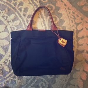 Dooney & Bourke Black Tote Medium Sized