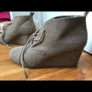 Tan booties!