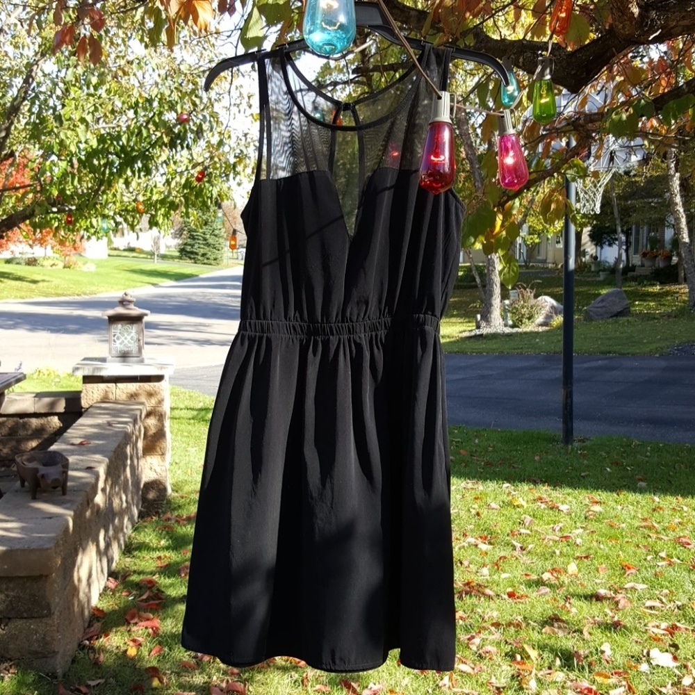 Cute mini-dress, open back