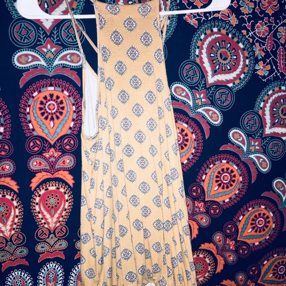 Yellow tank top ✨ - Picture 2 of 4