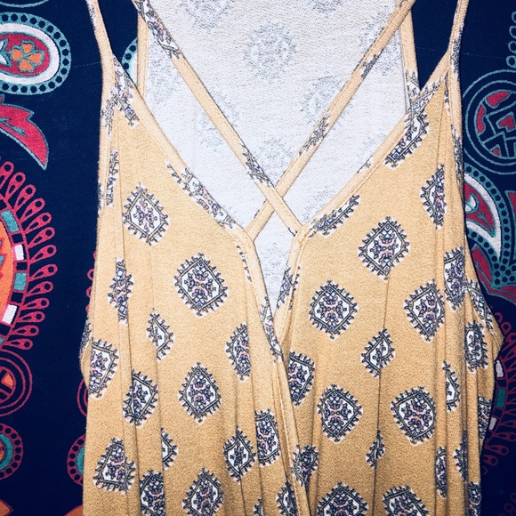 Yellow tank top ✨ - Picture 3 of 4