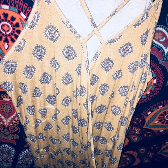 Yellow tank top ✨ - Picture 4 of 4