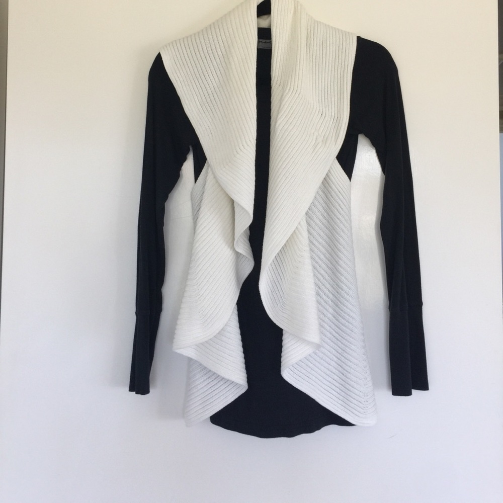 Laurie B sweater small