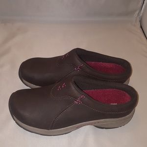 Women's Merrell Encore Cloge Size-6.5 Brown